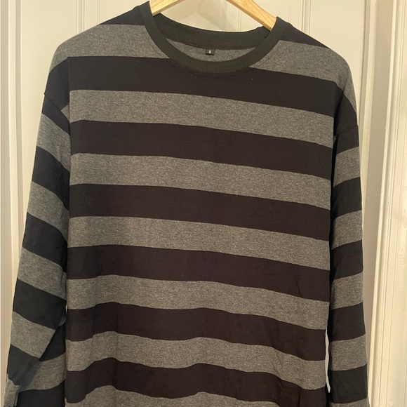 Women’s long sleeve sweater shirt (S) - Picture 4 of 6